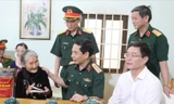 Đại tướng Phan Văn Giang thăm, tặng quà người có công với cách mạng tại Đắk Lắk