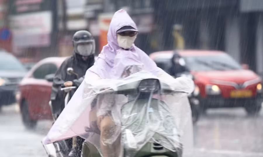 Miền Bắc mưa to trước khi nắng nóng trở lại 