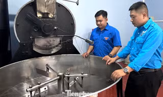 Chàng trai nâng tầm hạt cà phê quê hương