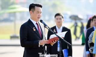 Đoàn đại biểu Đại hội Hội Doanh nhân trẻ Việt Nam toàn quốc báo công dâng Bác