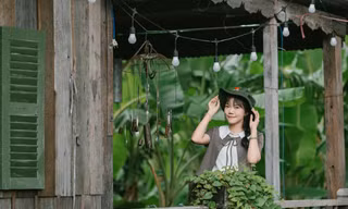 Tuy thu hút nhiều người tìm đến, “nhà ông nội” thực chất là phim trường dựng phục vụ ghi hình, một số hạng mục bằng gỗ đã yếu; nghệ sĩ Huỳnh Lập khuyến cáo không tập trung quá đông để bảo đảm an toàn.