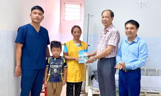 'Sinh viên 5 tốt' cứu sống bé trai đuối nước