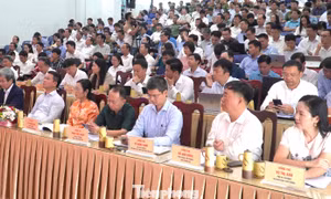 Lãnh đạo Sở vắng họp thi Tốt nghiệp THPT, Thứ trưởng Bộ GD&ĐT yêu cầu giải trình ngay 