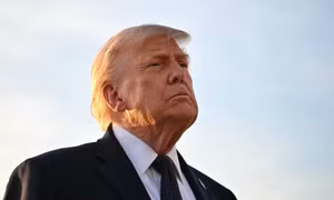 Tổng thống Trump tuyên bố Mỹ sẵn sàng 'tiếp quản' eo biển Hormuz, dọa tấn công Iran