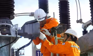 Nhu cầu vốn để đầu tư nguồn điện và lưới điện sắp tới của EVN rất lớn.