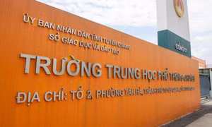 Phê chuẩn lệnh bắt giáo viên mở rộng xác minh các trường hợp liên quan vụ điểm Toán cao bất thường ở Tuyên Quang