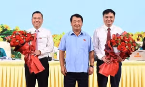 HĐND tỉnh Tuyên Quang bầu hai Phó Chủ tịch UBND tỉnh