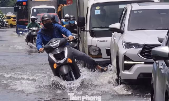 Giải cứu đường Lương Định Của