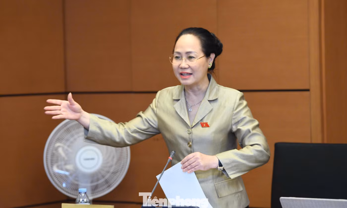 Bộ trưởng Lâm Thị Phương Thanh: 'Đi mỏi chân chỉ có nhà san sát, rất bức bối về không gian'
