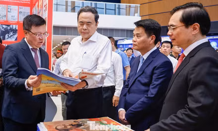 Chủ tịch Quốc hội Trần Thanh Mẫn động viên đội ngũ những người làm báo