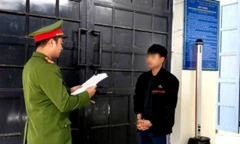 Đi đầu thú sau khi quan hệ với bạn gái 13 tuổi