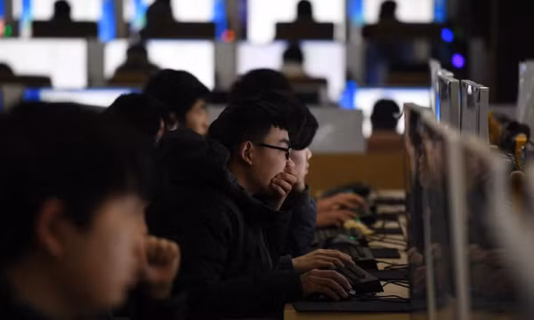 Sinh viên sắp tốt nghiệp 'trả phí' để có cơ hội thực tập, 'ứng phó' thị trường tuyển dụng khắc nghiệt