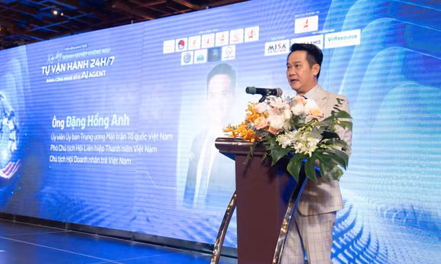 Doanh nhân trẻ dùng AI xây dựng ‘doanh nghiệp không ngủ’