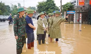 Quân đội, công an sẵn sàng lực lượng hỗ trợ nhân dân phòng, chống lũ lụt