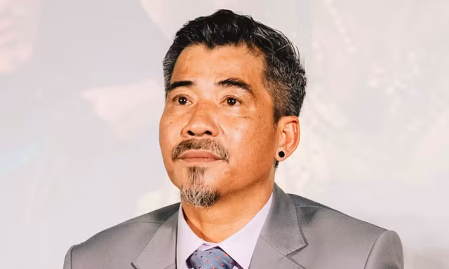 Đạo diễn Trung Lùn áp lực trước cơn sốt 'Mưa đỏ'