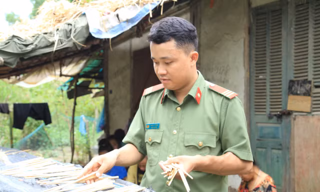 Chiến sĩ công an bị suy thận và những bó đũa yêu thương 
