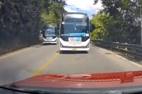 Xử phạt 2 tài xế vượt ẩu từ clip, hình ảnh người dân cung cấp 