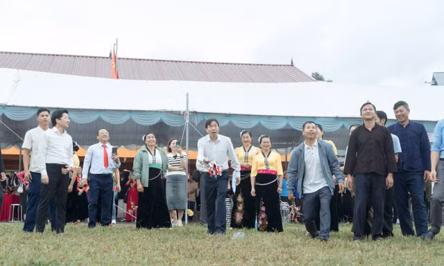 Ngày hội Đại đoàn kết đậm đà bản sắc văn hoá ở xã có đỉnh đèo Ô Qúy Hồ