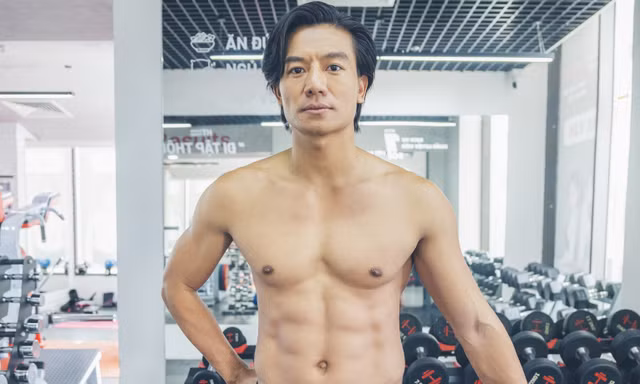 Dàn trai đẹp cơ bắp giúp 'Mưa đỏ' thu 600 tỷ đồng