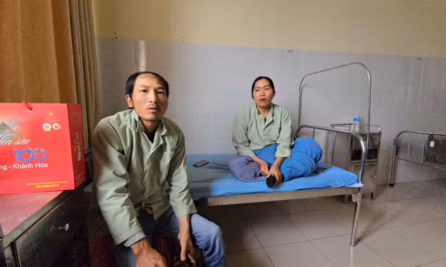 Hai công đang được điều trị tại Bệnh viện Đa khoa Lâm Đồng.