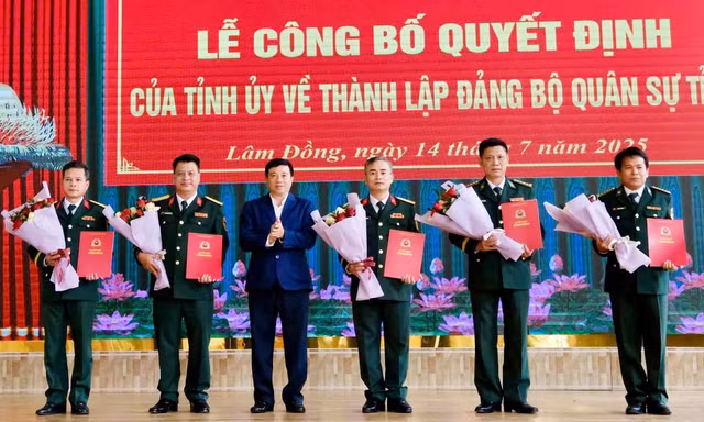 Công bố quyết định thành lập Đảng bộ Quân sự tỉnh Lâm Đồng