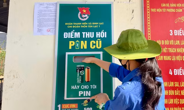 Gom pin cũ đổi lấy cây: Từ việc nhỏ bé dần thành thói quen
