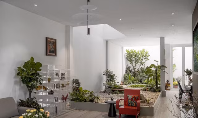 Nhà 3 tầng như villa nghỉ dưỡng giữa phố
