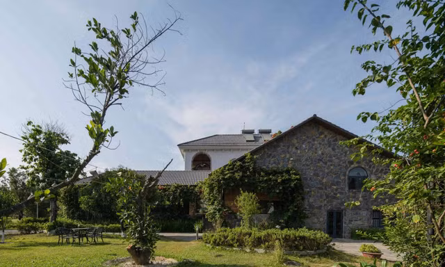 Biệt thự mang vẻ đẹp thô mộc của phong cách Rustic