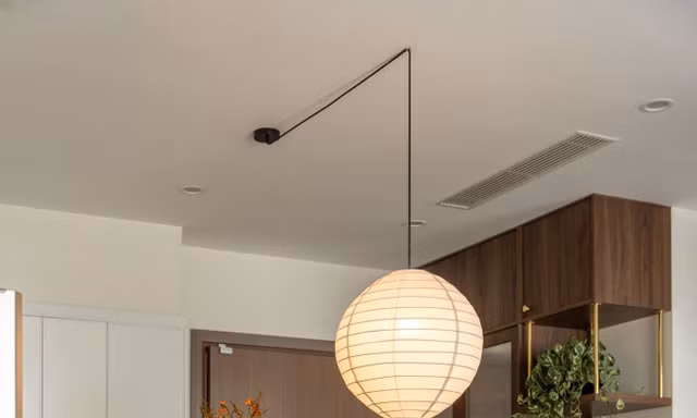 Sự hoài cổ phảng phất trong không gian căn hộ nhỏ với phong cách Mid Century