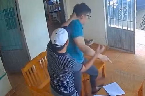 Khẩn trương điều tra vụ Trạm trưởng quản lý bảo vệ rừng bị đe doạ tại trụ sở