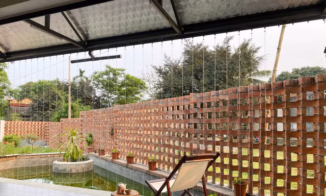 Ý tưởng hàng rào gạch lấy gió cho ngôi nhà thôn quê