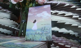 Đọc sách Để Con Ôm Mẹ Nhé: Không bao giờ là muộn để nói lời yêu thương với mẹ