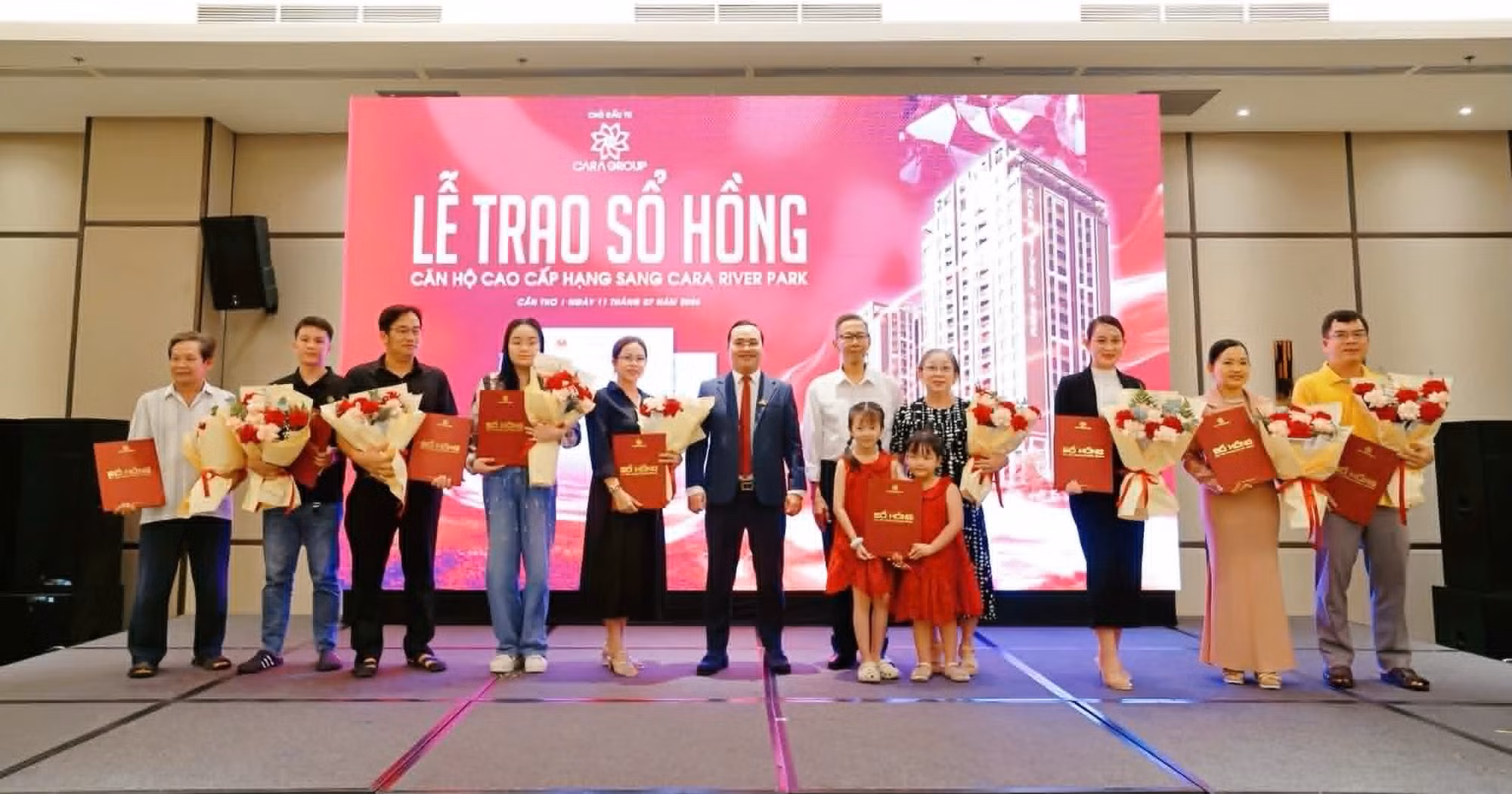 Lễ bàn giao sổ hồng căn hộ Cara River Park: Bước tiến khẳng định uy tín Chủ đầu tư Cara Group