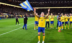 Ngôi sao Arsenal đưa Thụy Điển vượt qua Ba Lan, trở lại World Cup