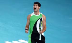 Alcaraz thắng ngược Djokovic, giành Australian Open lần đầu tiên