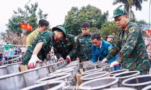 Bên trong trận địa pháo hoa đêm Giao thừa tại Hà Nội