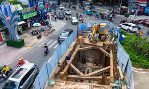 Công trường tất bật ngày đêm xử lý hạ tầng kỹ thuật tuyến metro số 2