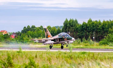 Tiếp nhận phi đội 8 máy bay Yak-130 phục vụ nhiệm vụ A80