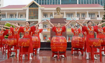 Màn trống hội Hào khí non sông, mùa xuân dâng Đảng