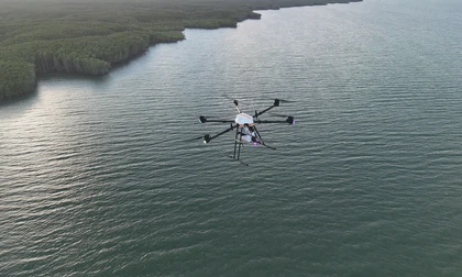 Lần đầu tiên triển khai UAV giao hàng vượt biển ở TPHCM