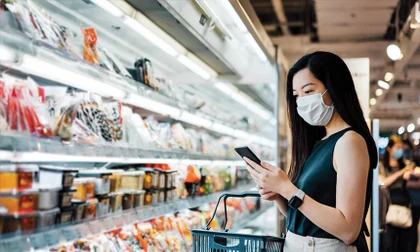 Người Việt 'cân đong, đo đếm' trong chi tiêu năm 2025