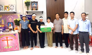 Xót xa chia sẻ của vợ tài xế taxi bị tử vong trong mưa lũ, mấy ngày sau mới tìm được