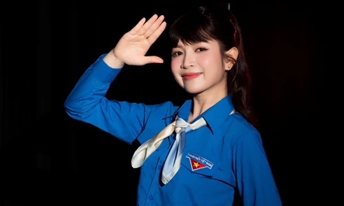 'Ca sĩ tỷ view' Nguyễn Duyên Quỳnh bắt tay nhạc sĩ Nguyễn Văn Chung kể câu chuyện tuổi trẻ đầy tự hào