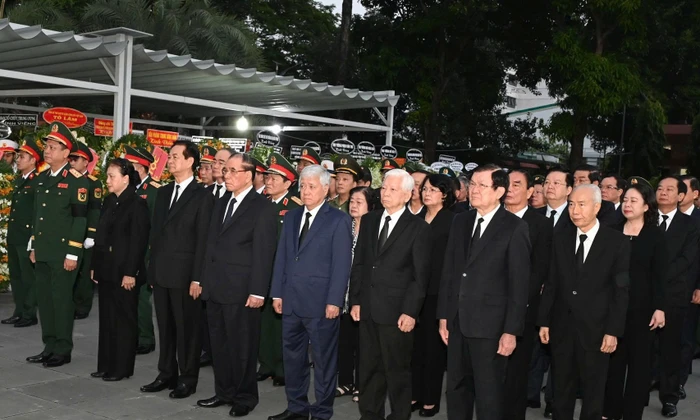 Lãnh đạo, nguyên lãnh đạo Đảng, Nhà nước viếng Đại tướng Lê Văn Dũng 