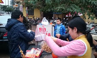 Thịt lợn bệnh vào trường học: 'Con voi vẫn lọt lỗ kim'