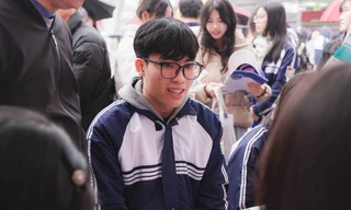 Thí sinh tìm hiểu thông tin tuyển sinh đại học năm 2026Ảnh: DUY PHẠM 