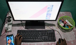 Những người huấn luyện AI tự do tải lên mạng mọi thứ từ hình ảnh khung cảnh xung quanh đến video và giọng nói của chính họ 