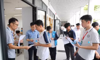 Thí sinh thi lớp 10 năm 2025 Ảnh: NHƯ Ý 