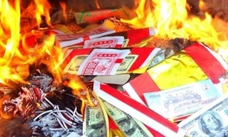 Tục đốt vàng mã còn phổ biến (Ảnh minh họa) 