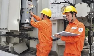 Theo đại diện ngành điện, giá bán lẻ điện cho sinh hoạt theo bậc khuyến khích sử dụng điện tiết kiệm. (Ảnh minh họa)